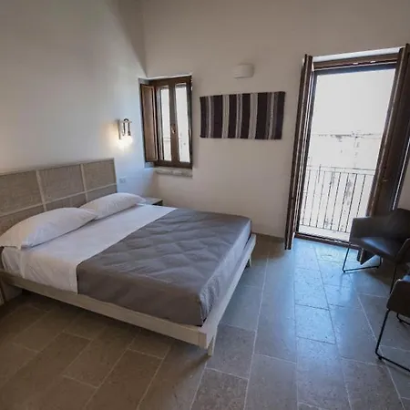 Casa Alexina 3* לזינה